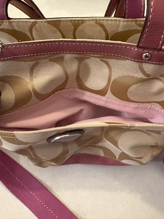 Coach Bag - Picture 3 of 8